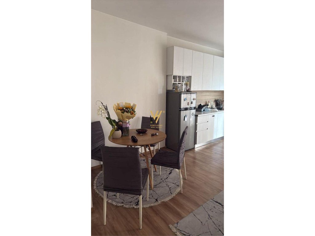 JEPET APARTAMENT 1+1+BLK ME QERA TE HARRY FULTZ 60.000 LEKE 2