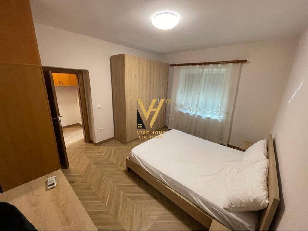 JEPET APARTAMENT 2+1 ME QERA TE MOZAIKU 75.000 LEKE 3