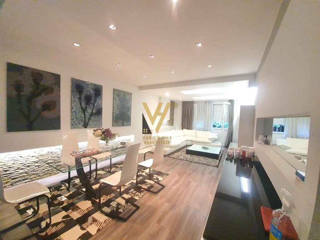 Jepet apartament 2+1+2 me qera ne Bllok prane Librit Universitar 4