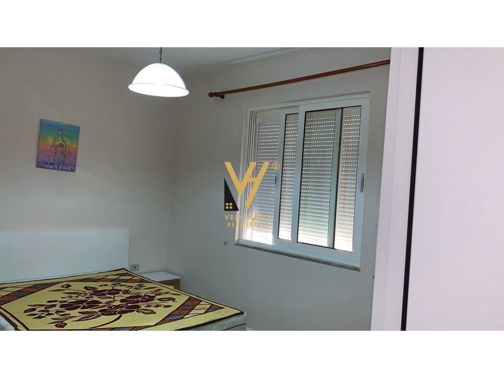 JEPET APARTAMENT 2+1 ME QERA NE VASIL SHANTO 65.000 LEKE 3