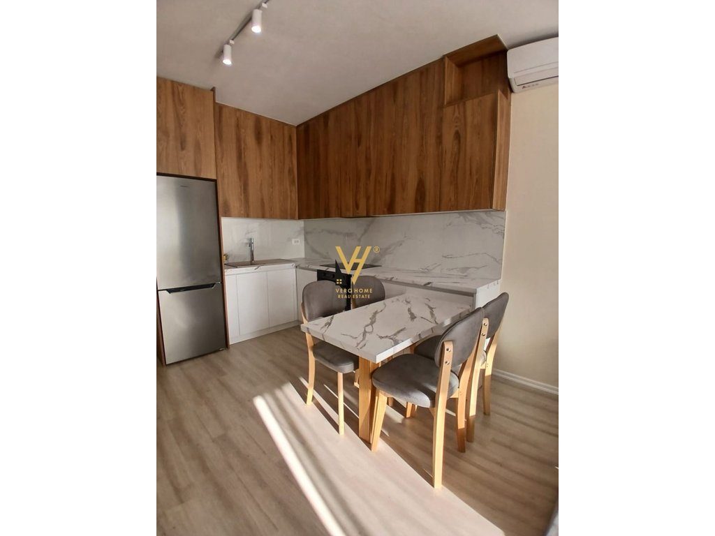 JEPET APARTAMENT 2+1+BLK ME QIRA TE ZOGU I ZI 1.000 EURO 3