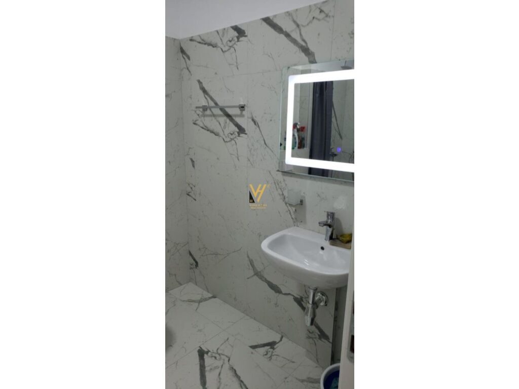 Jepet Apartament 1+1+ballkon me qera te Rruga Sadik Petrela 65 m2 2