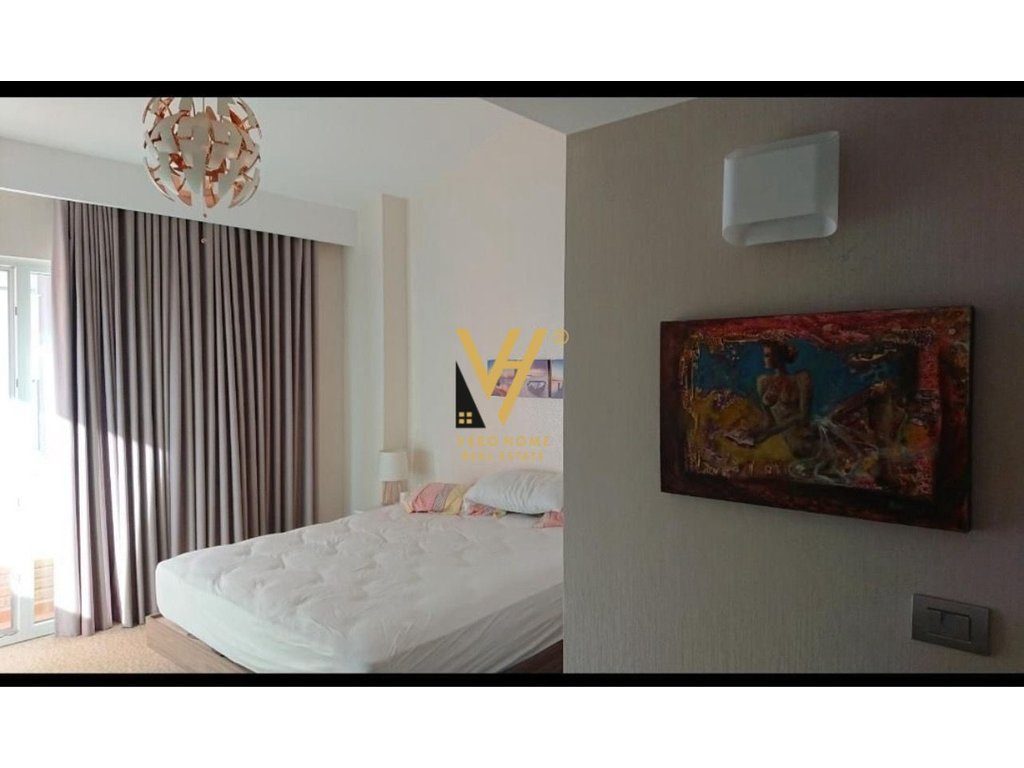 JEPET DUPLEX 4+1+3+VERANDE ME QERA TEK LIQENI THATE 2.000 EURO 3