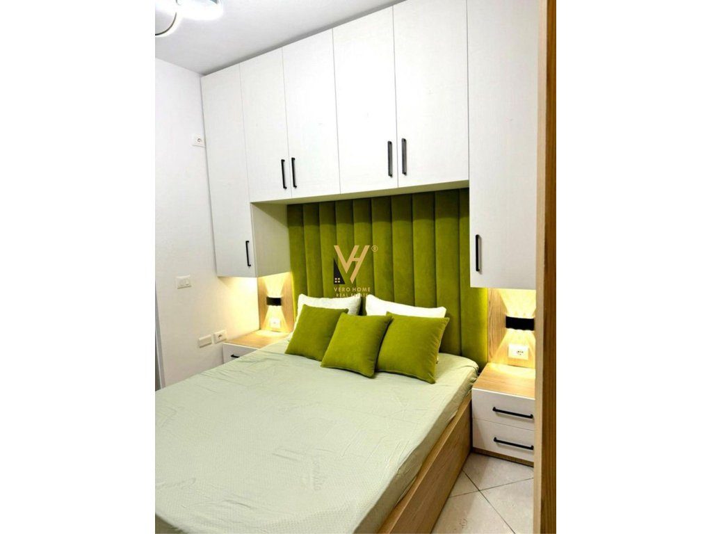 JEPET GARSONIERE 45 M2 ME QERA PRANE KRISTAL CENTER 500 EURO 4
