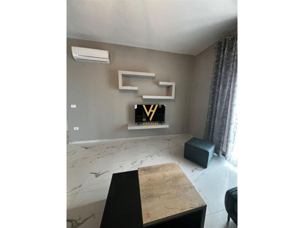 Jepet Apartament 1+1+ballkon me qera te Rruga Xhanfize Keko 70 m2 3