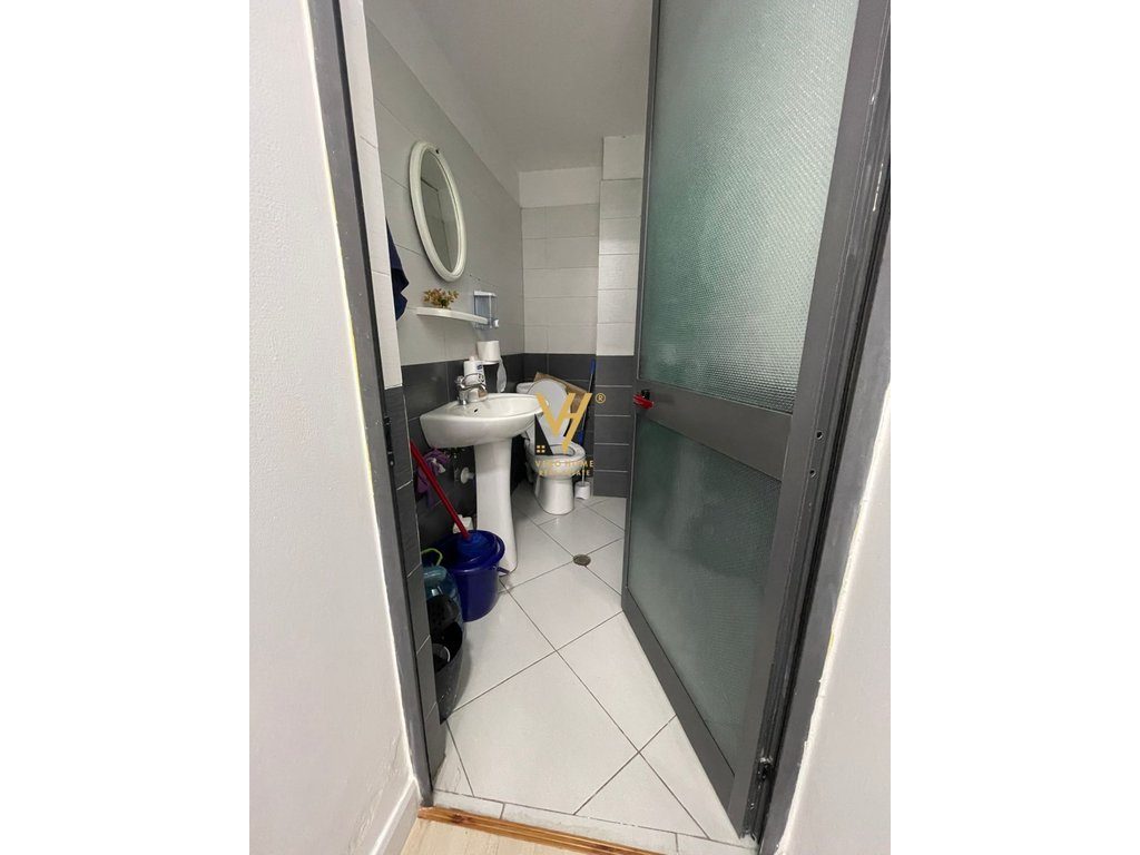 SHITET AMBIENT BIZNESI 32M2 TE SELVIA 92.700 EURO 3