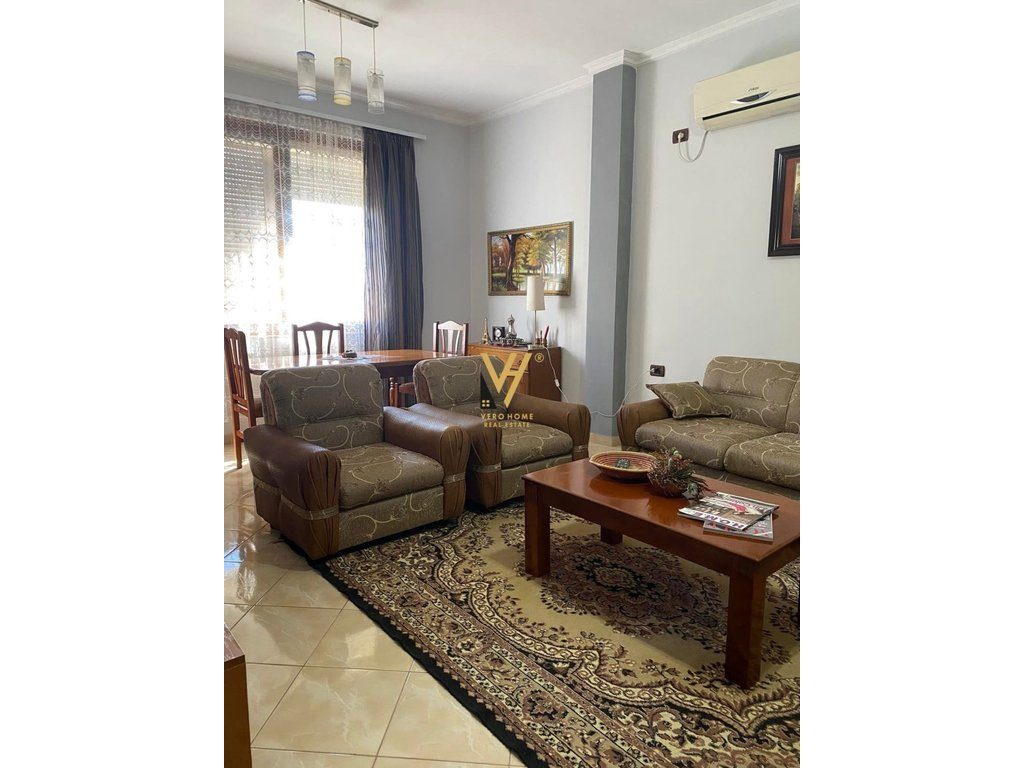 JEPET HYRJE 2+1+BLK PRANE FAKULTETIT EKONOMIK 700 EURO