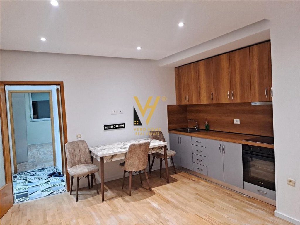 JEPET APARTAMENT 2+1+BLK ME QERA TEK ISH RESTORANT DURRESI 55.000 LEKE 2