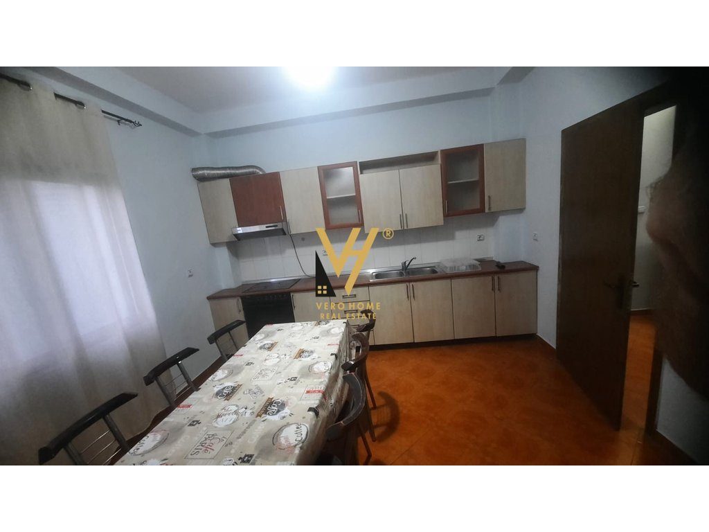 JEPET APARTAMENT 3+1+3BLK ME QIRA TE QYTET STUDENTI 45.000 LEKE 2