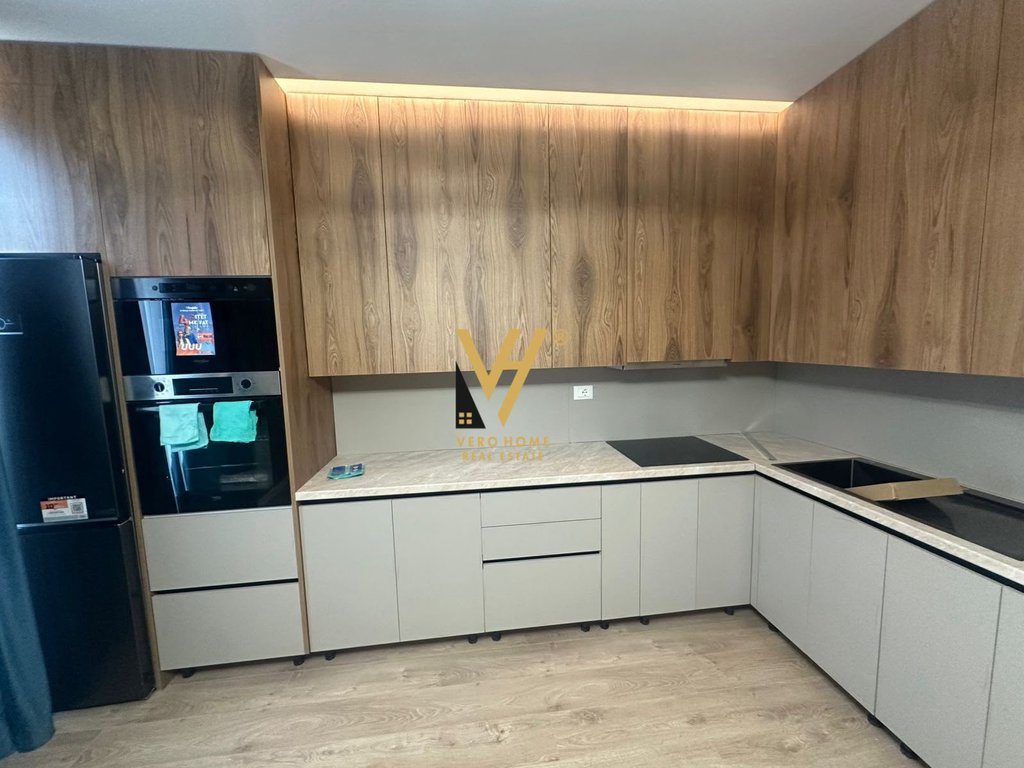 SHITET APARTAMENT 3+1+BLK TEK MARKATA E PASHKUT ASTIR 19.000.000 LEKE 2