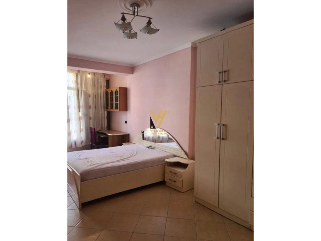 JEPET APARTAMENT 2+1+BLK ME QERA TEK UNAZA E RE 50.000 LEKE 4