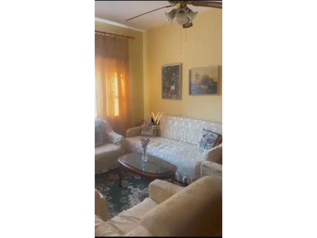 JEPET APARTAMENT 2+1 ME QIRA TE ISH RESTORANT DURRESI 45.000 LEKE