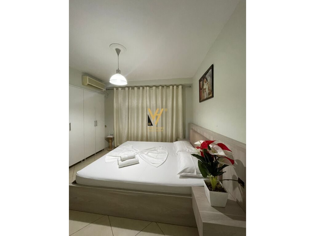 Jepet Apartament 1+1+ballkon me qera te Piazza , Qender 65 m2 3