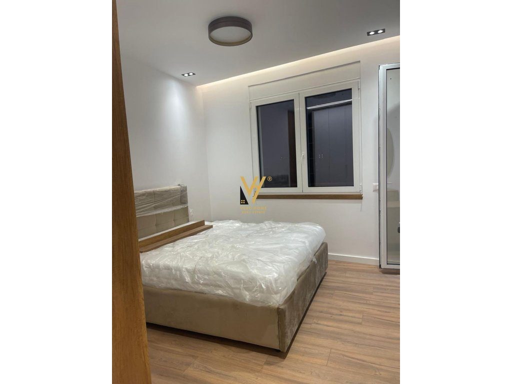 JEPET APARTAMENT 1+1+BLK ME QERA TE DELIJORGJI 65.000 LEKE 3
