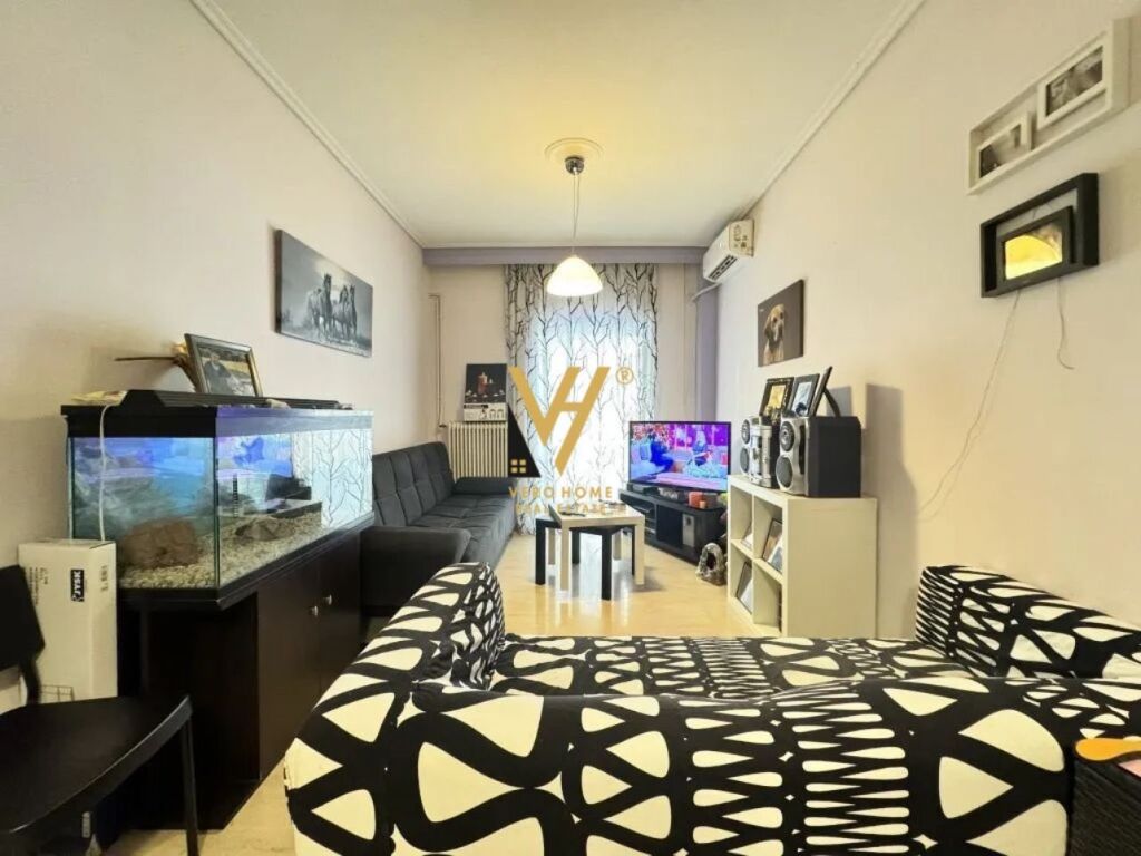 Jepet Apartament 2+1 me qera te Rruga 5 Maji 98 m2