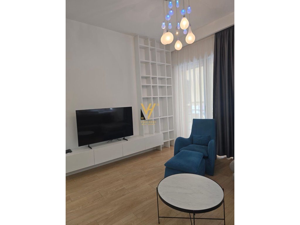 JEPET APARTAMENT 2+1+2+BLK ME QIRA TE KOMPLEKSI DELIJORGJI 1.200 EURO 2