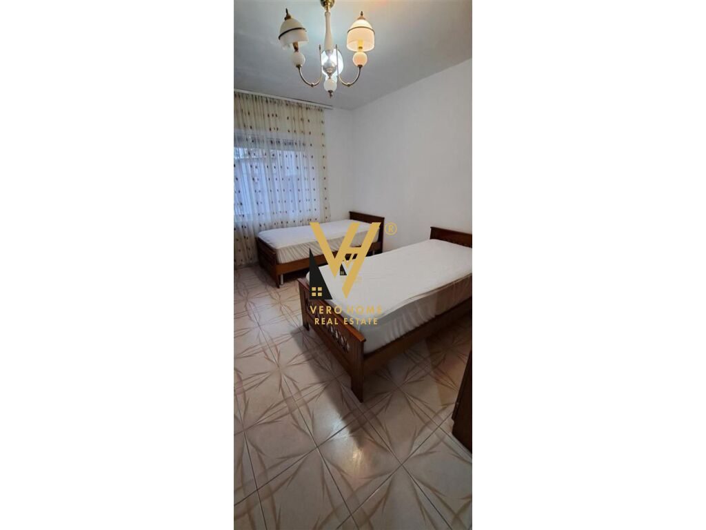 JEPET APARTAMENT 2+1+BLK ME QERA NE ALI DEM 450 EURO 3