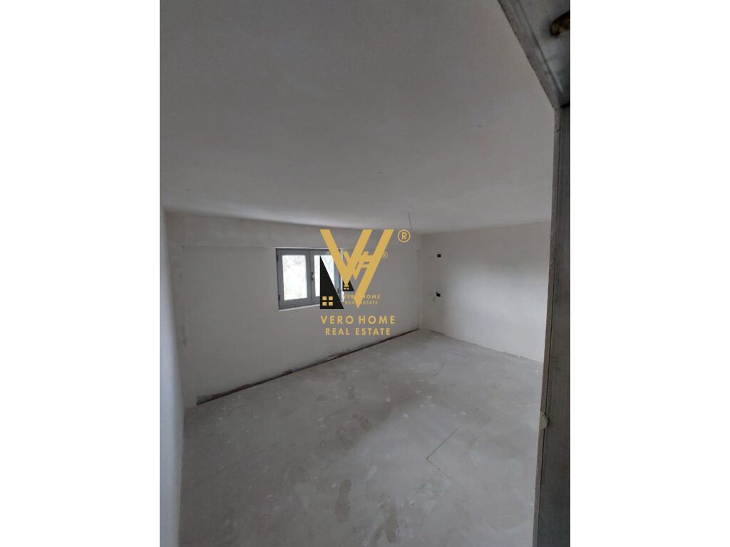 SHITET APARTAMENT DUPLEKS NE MISTO MAME 249.000 EURO 2