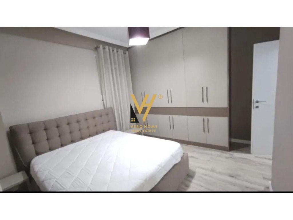 JEPET APARTAMENT 2+1+2BLK ME QIRA TE KOPSHTI BOTANIK 60.000 LEKE 4