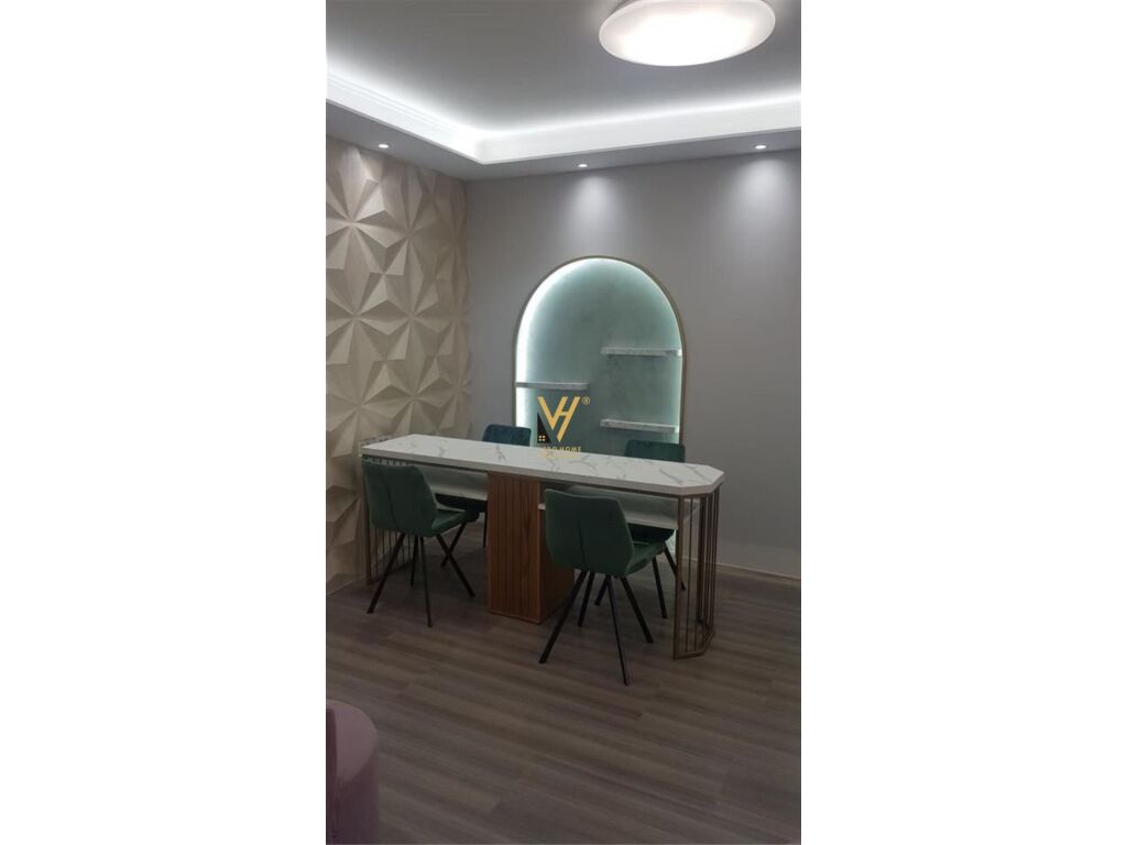 Jepet dyqan me qera te Brryli 50 m2 3