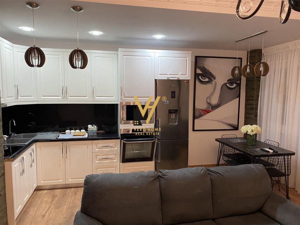 JEPET APARTAMENT 2+1+BLK ME QIRA TEK SYRI TV, ASTIR 700 EURO 2