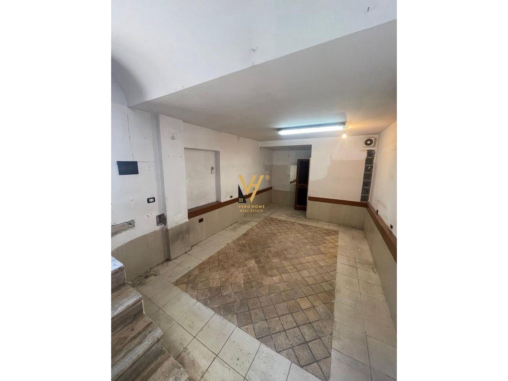 SHITET DYQAN DUPLEX 20 M2 TE RRUGA E DURRESIT 14.000.000 LEKE