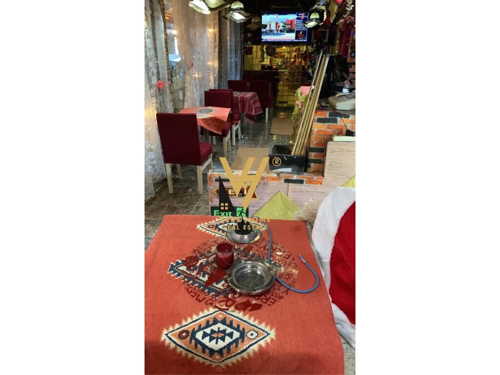 JEPET BAR KAFE 300 M2 ME QERA TE ISH PARKU 1.200 EURO