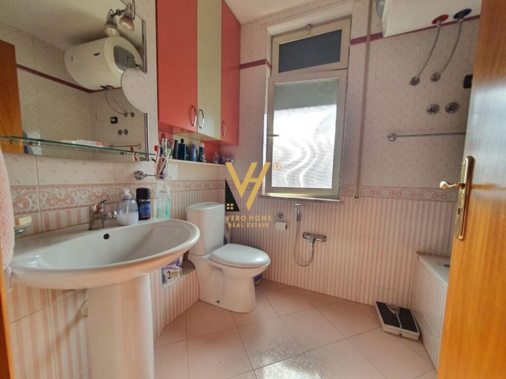 Jepet Apartament 2+1+ballkon me qera prane Stadiumit Air Albania 100 m2 4