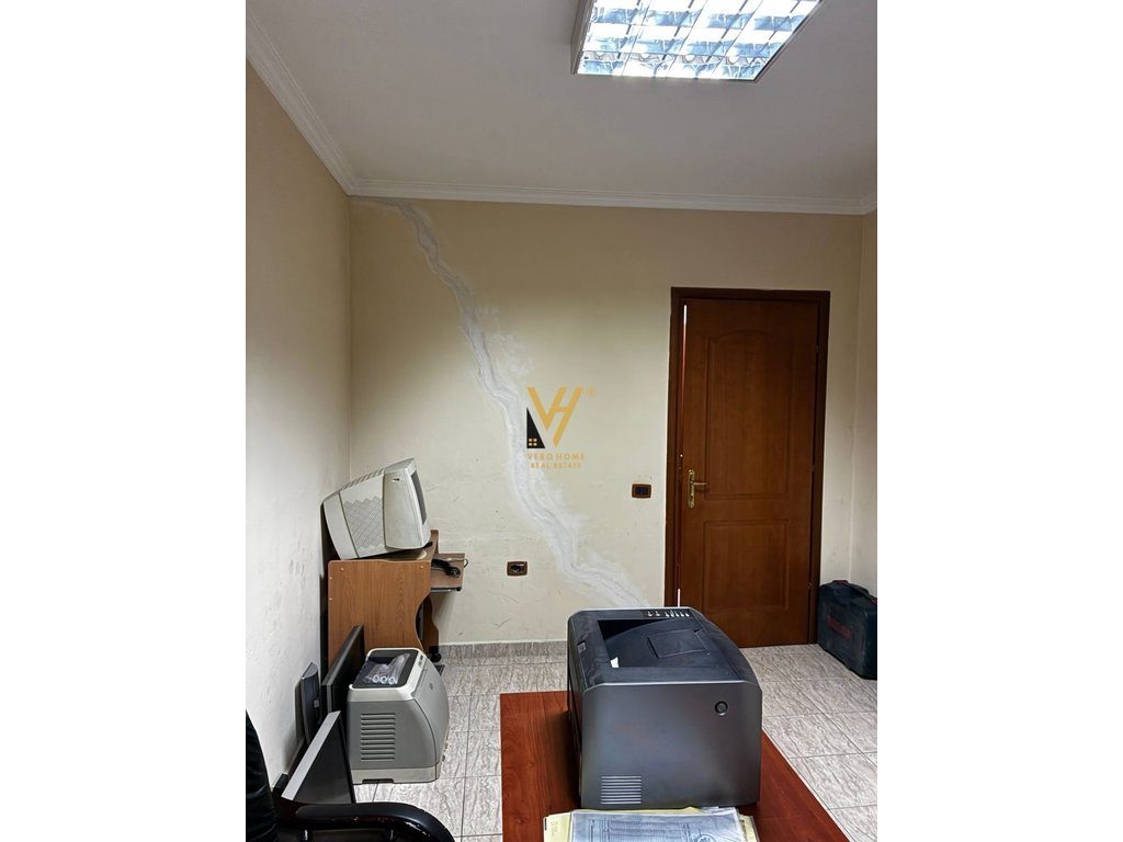 JEPET ZYRE 30 M2 ME QERA TE 21 DHJETORI 40.000 LEKE 2
