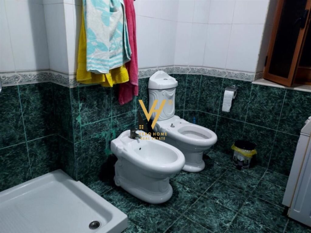 Jepet Apartament 2+1+ballkon me qera te Rruga e Dibres 98 m2 2
