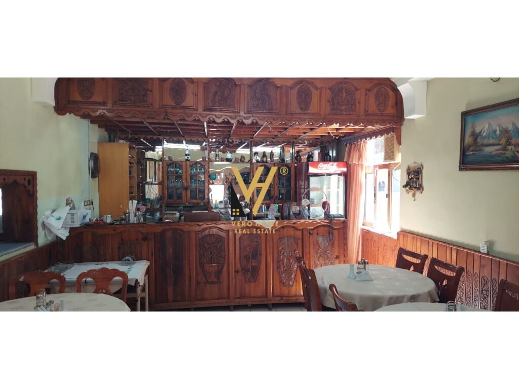 Jepet Bar-Restorant dhe truall me qera ne Tepelene 176 m2 2