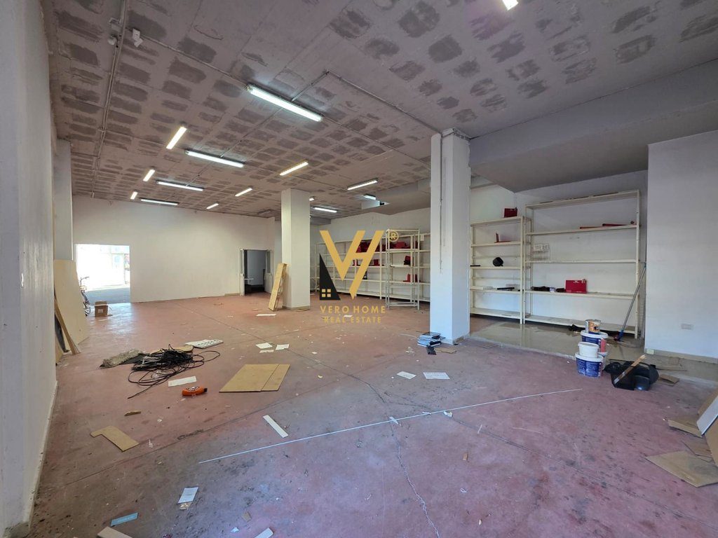 JEPET MAGAZINE 300 M2 ME QIRA TE CASA ITALIA 1.950 EURO