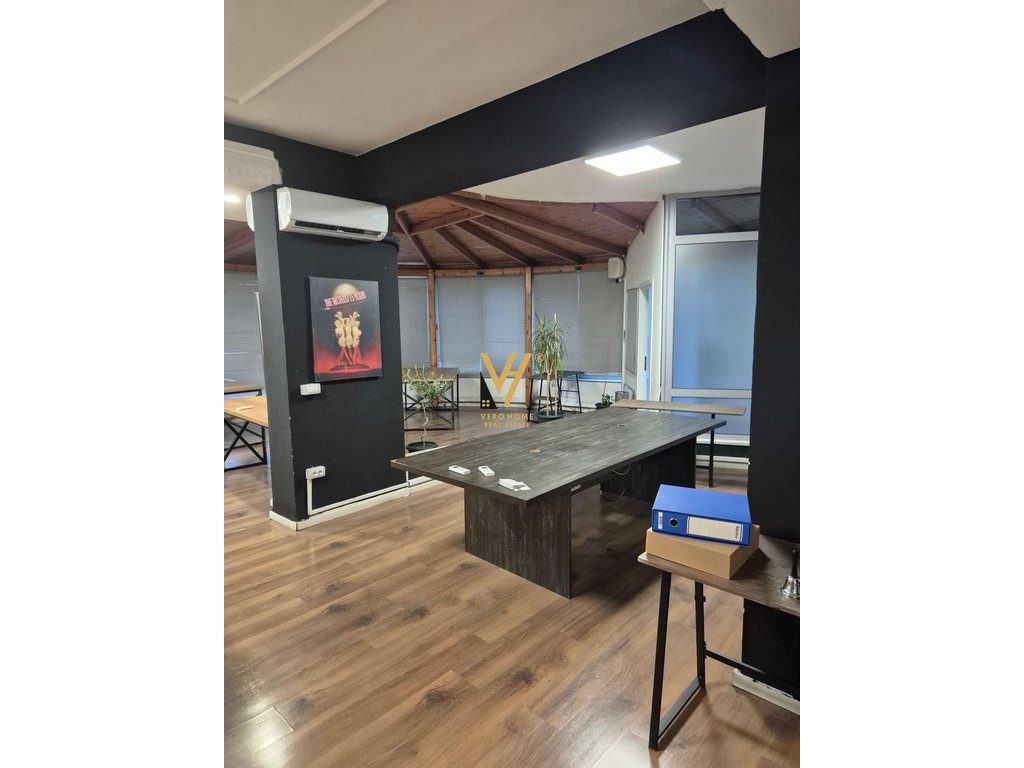 JEPET ZYRE 150 M2 ME QERA TEK GLOBI, RRUGA KAVAJES 900 EURO 2