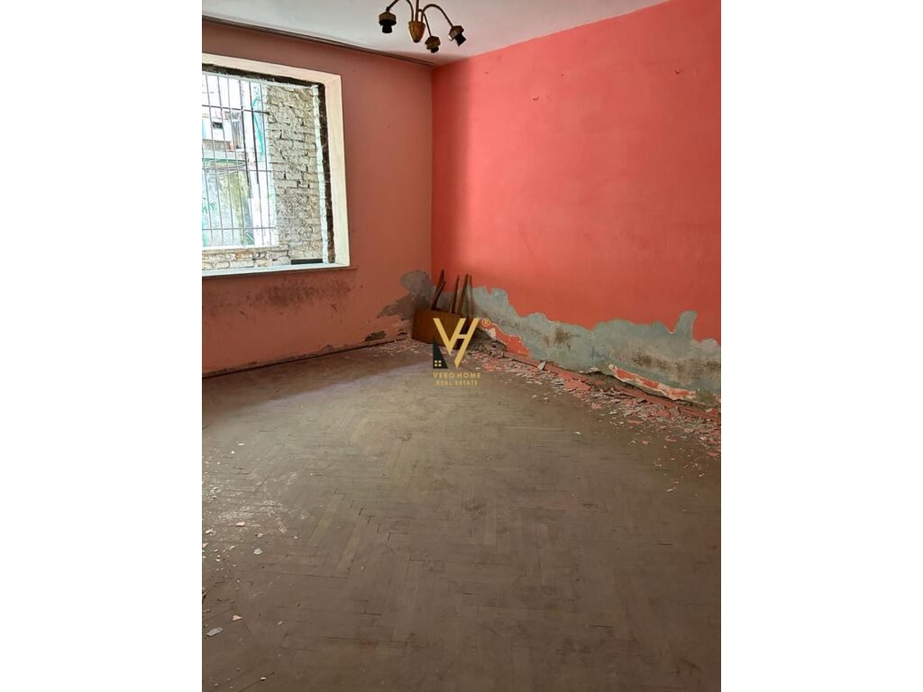 Shitet apartament 2+1 te 21 Dhjetori 65 m2 2