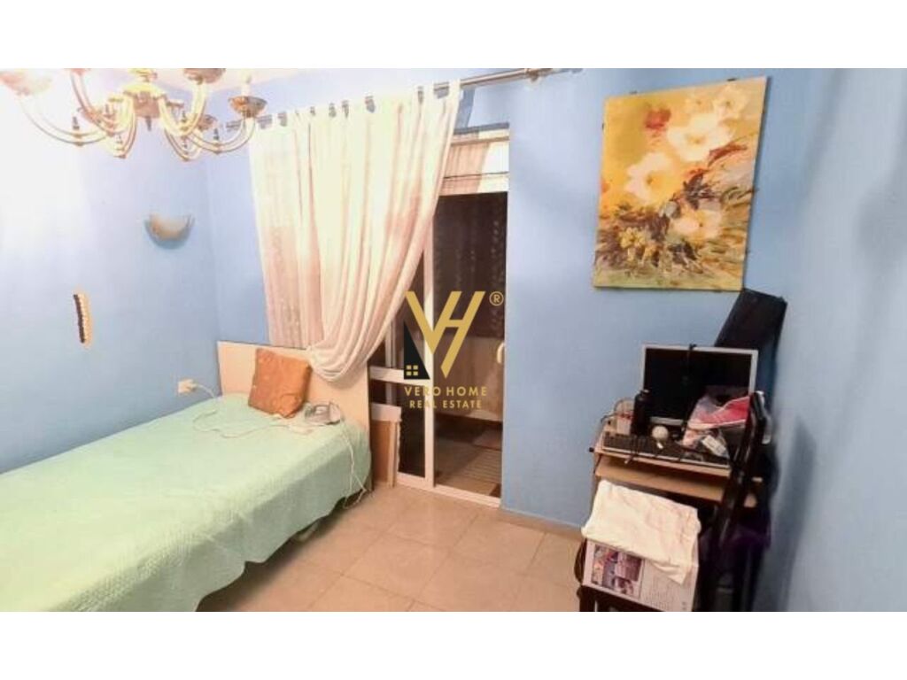Shitet apartament 3+1+ballkon te Rruga Njazi Meka 80 m2 2