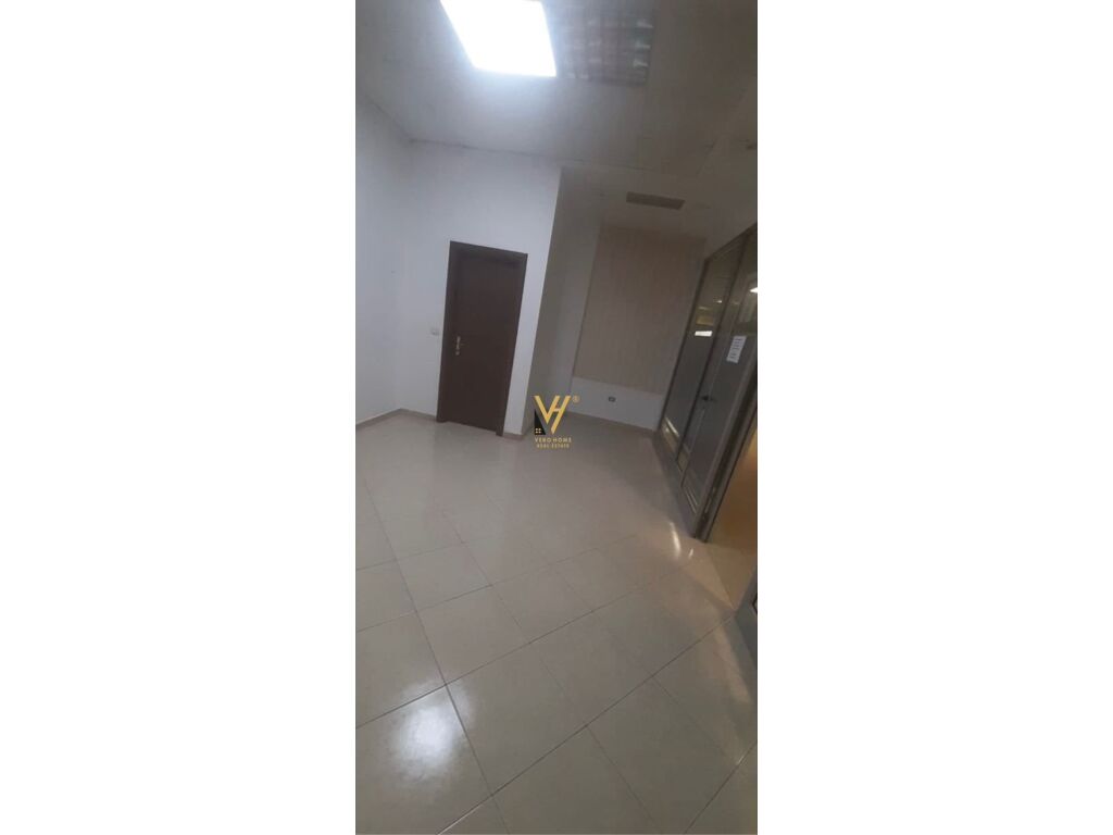 Jepet Ambient Biznesi me qera te Condor Center 26 m2 1