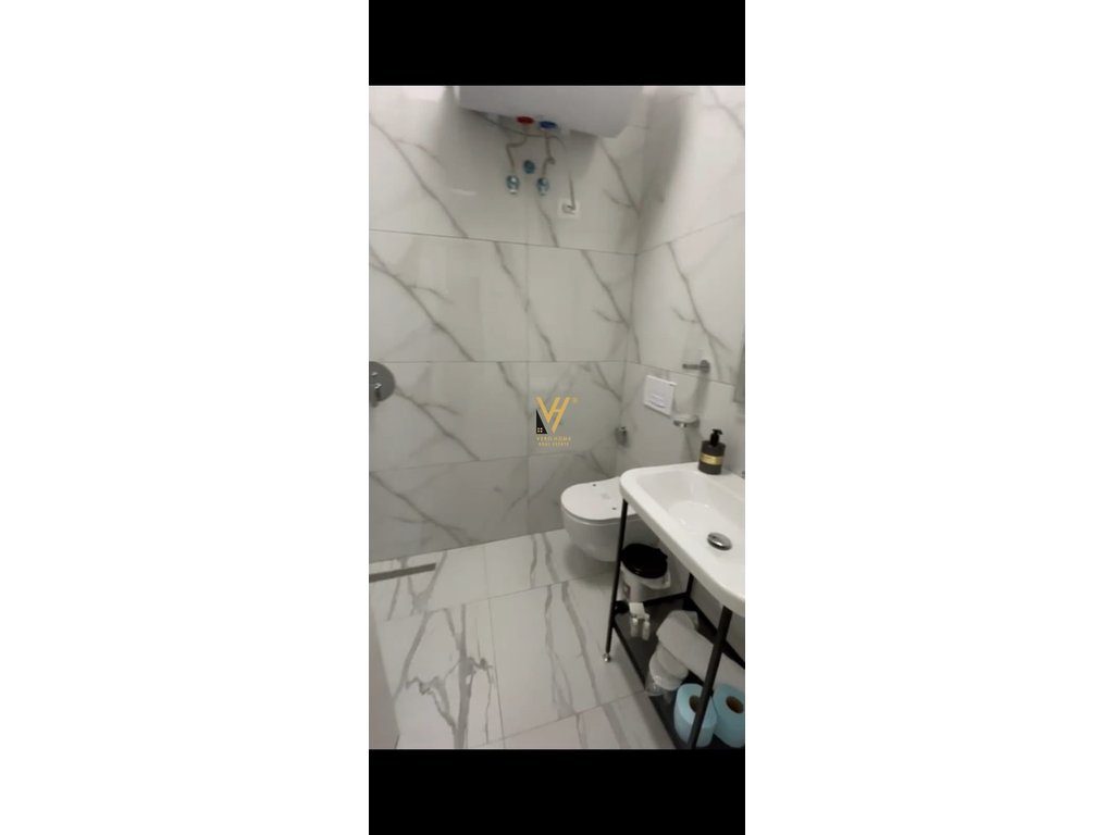 JEPET APARTAMENT 2+1+2+BLK ME QERA TE BULEVARDI I RI 70.000 LEKE 4