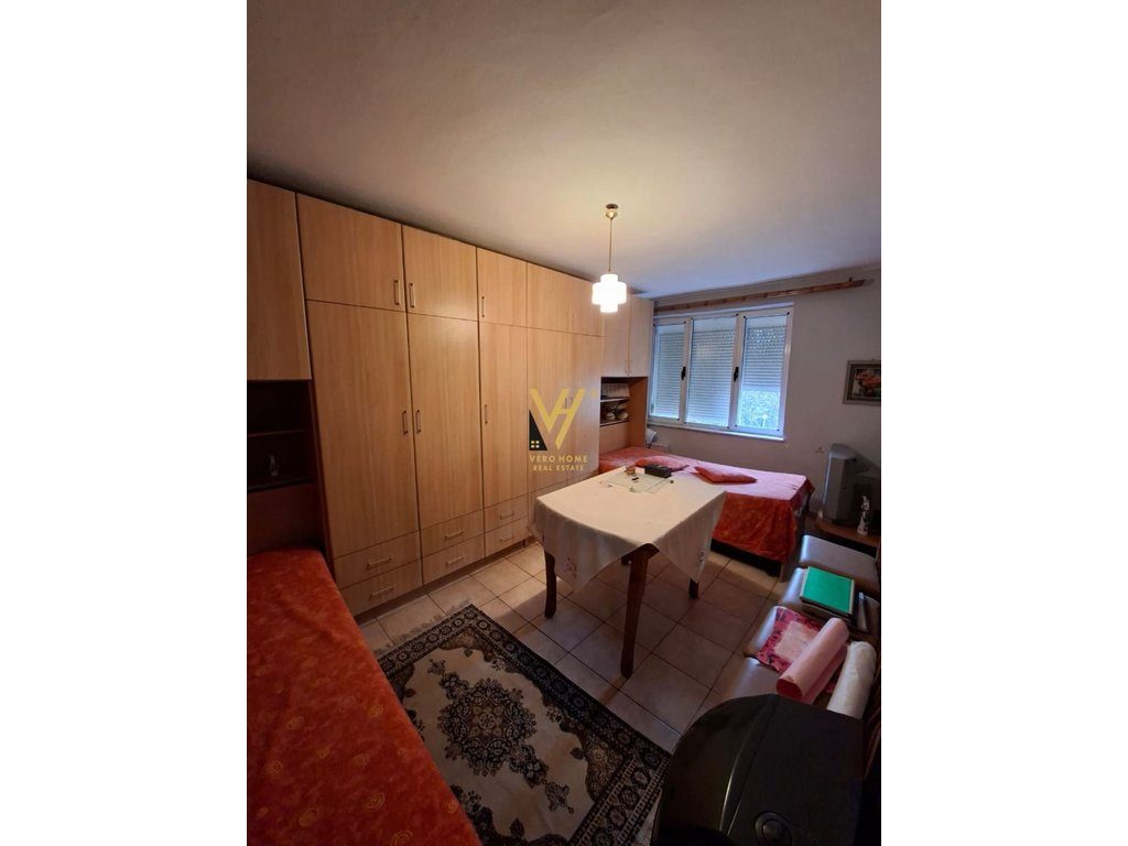 JEPET APARTAMENT 2+1+BLK ME QERA TE BRRYLI 55.000 LEKE 4