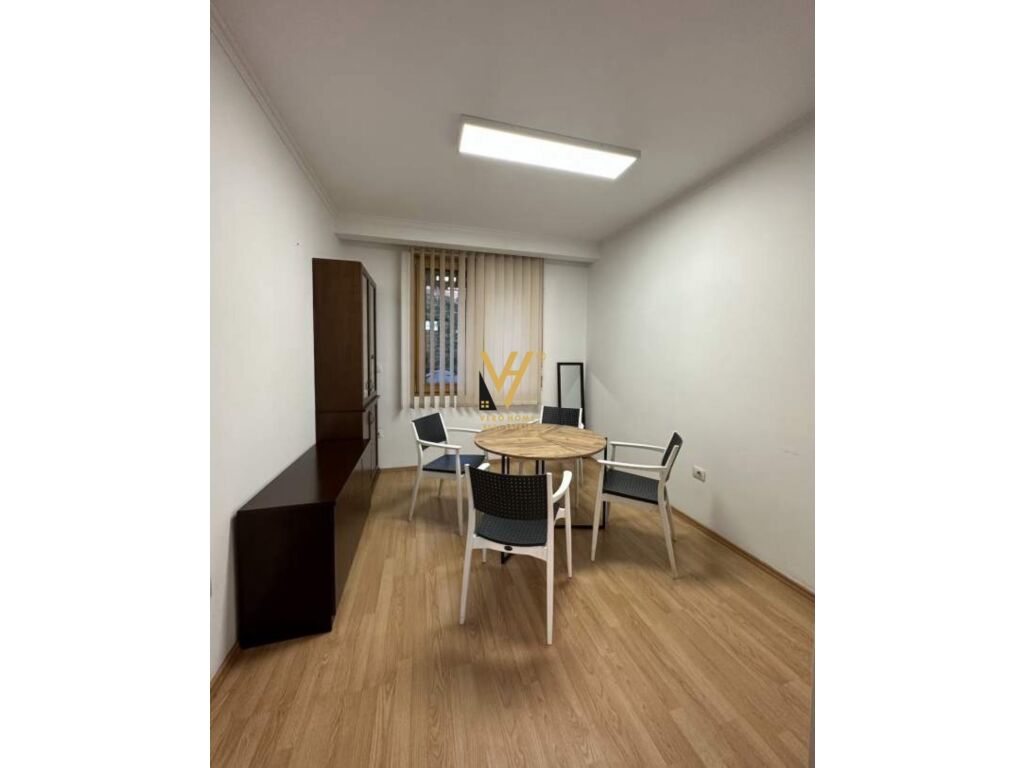 Jepet zyre me qera te Rruga Mine Peza 155 m2 2