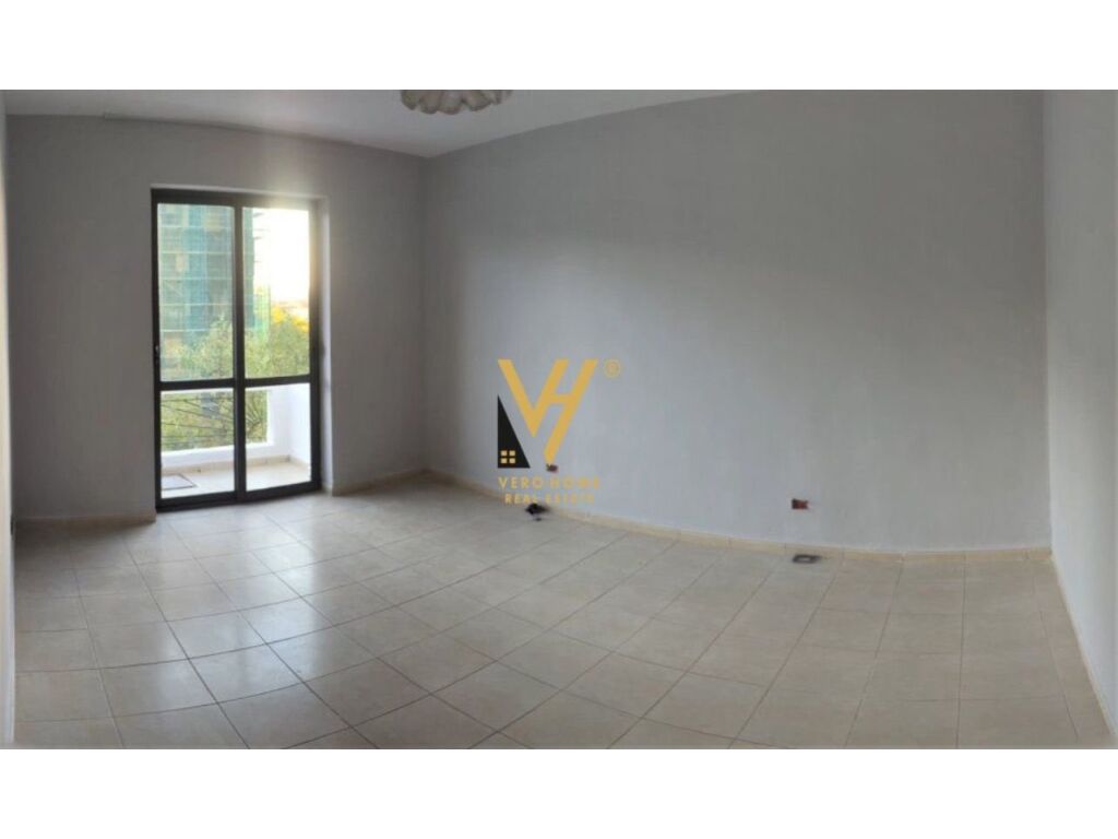 Jepet Zyre me qera te 21 Dhjetori 70 m2 3