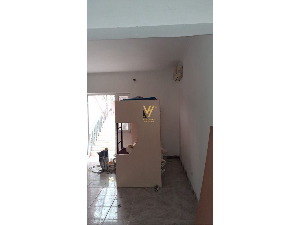 JEPET GARSONIERE 25 M2 ME QERA NE QENDER 50.000 LEKE 4