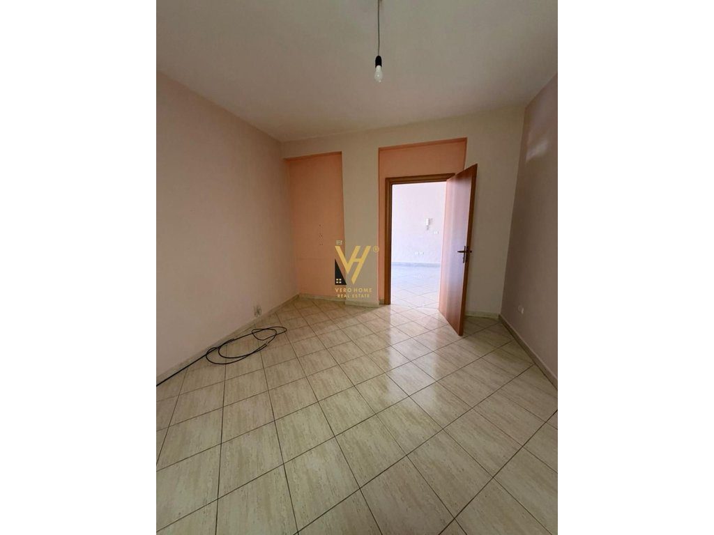 SHITET APARTAMENT 2+1+2+BLK TE KOMUNA E PARISIT 250.000 EURO 3
