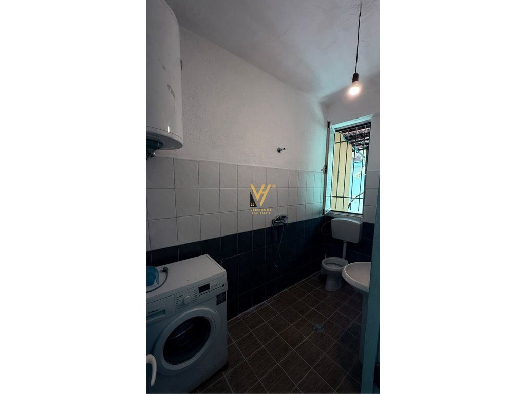 JEPET APARTAMENT 1+1 ME QERA TE ZOGU I ZI 40.000 LEKE 4