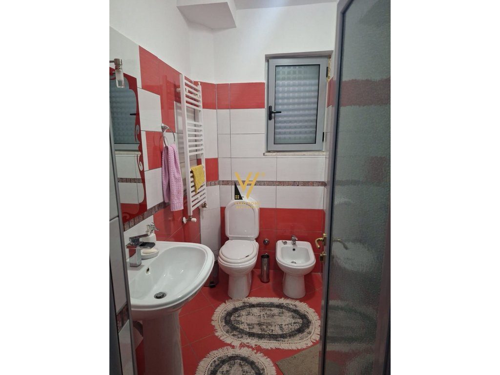 SHITET VILE 2 KATESHE NE GRAMSH 280.000 EURO