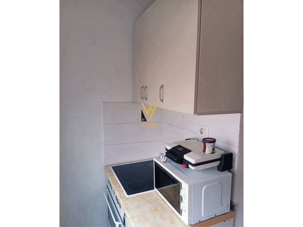 JEPET APARTAMENT 1+1 ME QERA TE ALI DEMI 60.000 LEKE 3