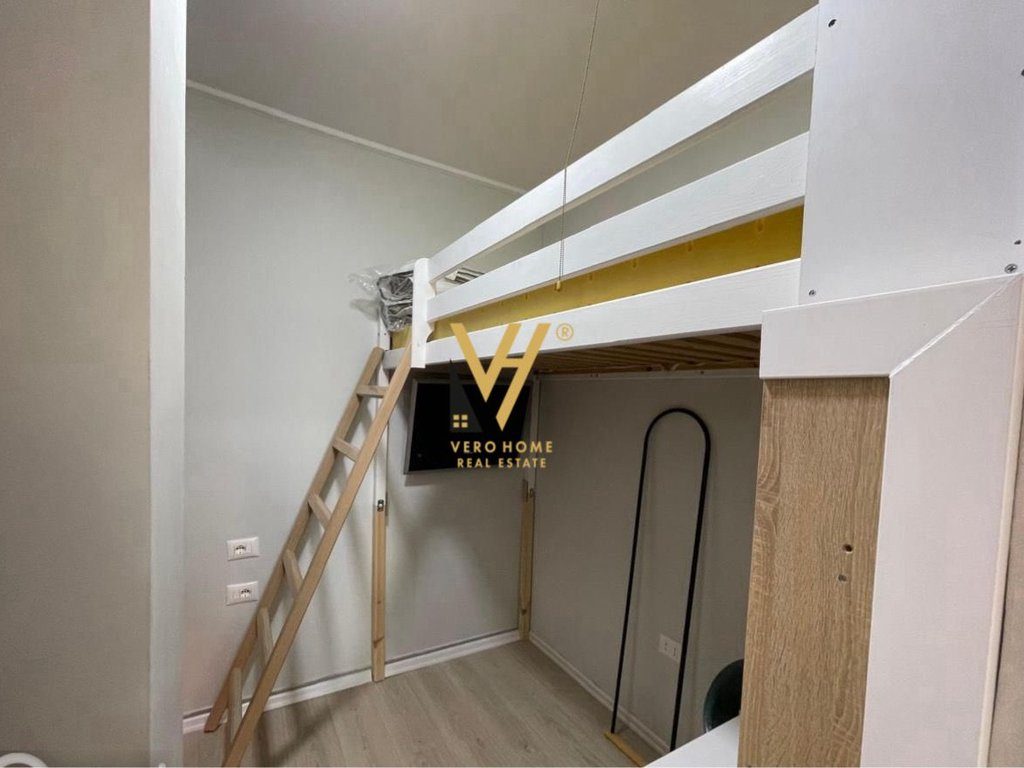 JEPET APARTAMENT 2+1 TEK ISH TREGU ELEKTRIK 650 EURO 4