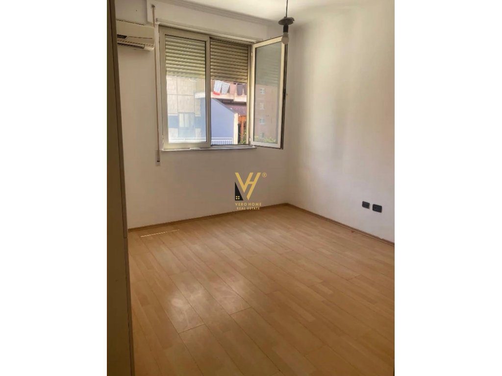 JEPET APARTAMENT 2+1+BLK ME QERA TE PAZARI RI 50.000 LEKE 4