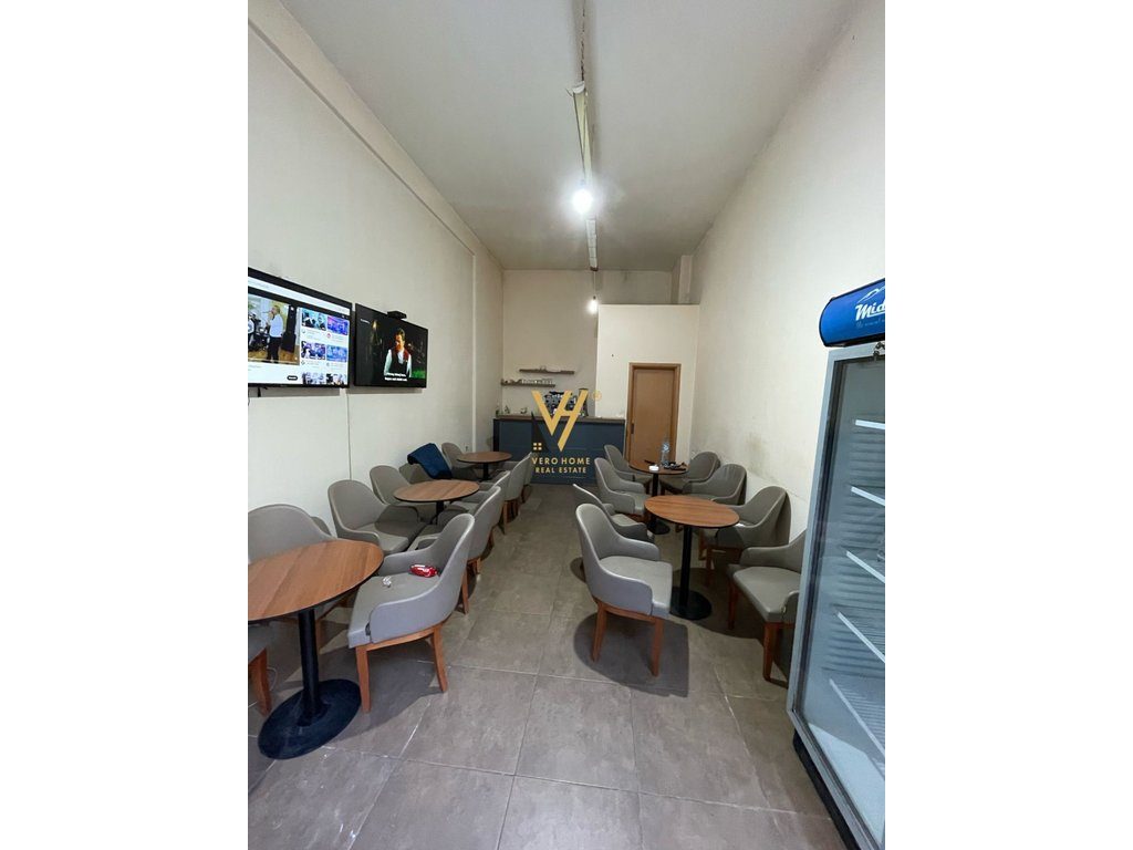 JEPET AMBIENT 35 M2 ME QERA TE KOMUNA E PARISIT 550 EURO 1