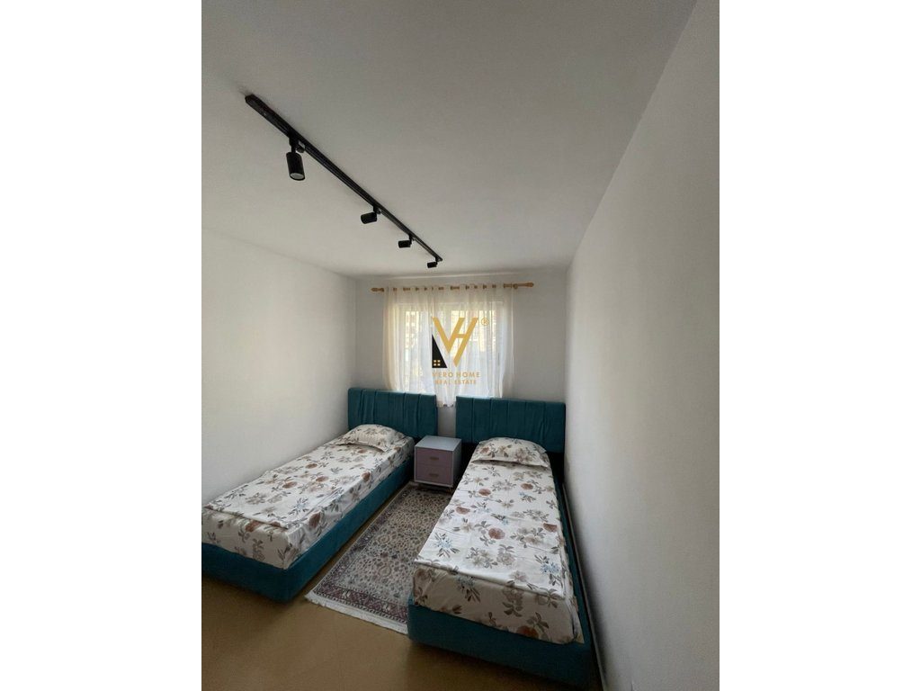 JEPET APARTAMENT 2+1+BLK ME QERA NE QENDER 75.000 LEKE 4