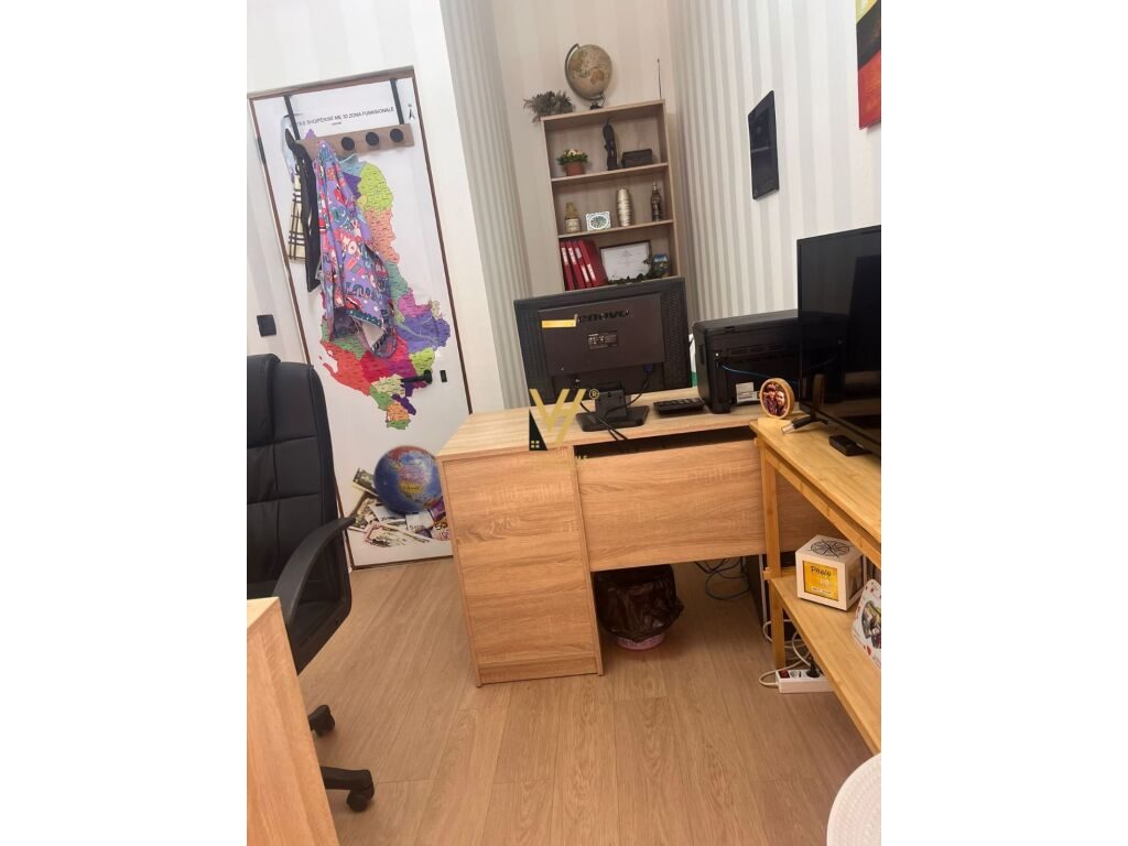 Jepet zyre me qera te Ish Ekspozita Sot 20 m2
